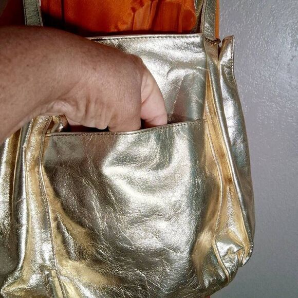 SAS Gold Shoulder Bag Metallic Hobo Design - Picture 2 of 11